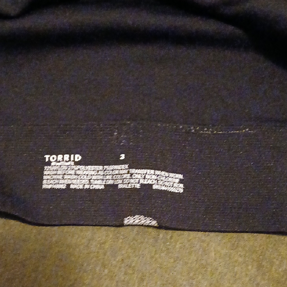 Skull Print TORRID Sports Bra - Picture 2 of 3